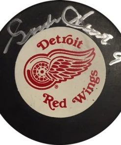 B005MYSZMY Gordie Howe Signed JSA Detroit Red Wings Hockey Puck