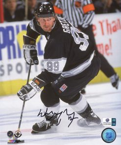 B08TW57DVL Wayne Gretzky Los Angeles Kings Signed Autographed 8" x 10" Puck Handling Photo COA