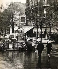 B08VX1KM4J Paris France Street Scene 1960's. Location Porte De Versailles